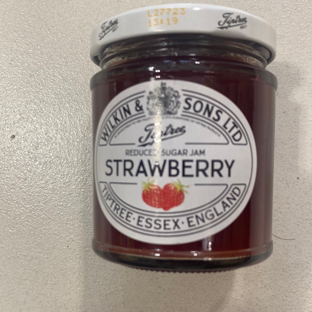 Tiptree Strawberry 200g low date clearance