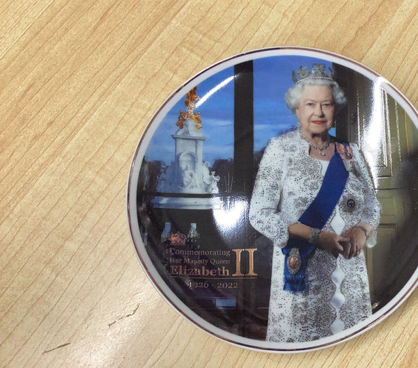 Elizabeth R Plate Queen Elizabeth II Commemorative plate 15cm - Little taste of home